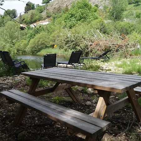 Gite en Ardèche en face de la rivière Usclades-et-Rieutord Extérieur photo