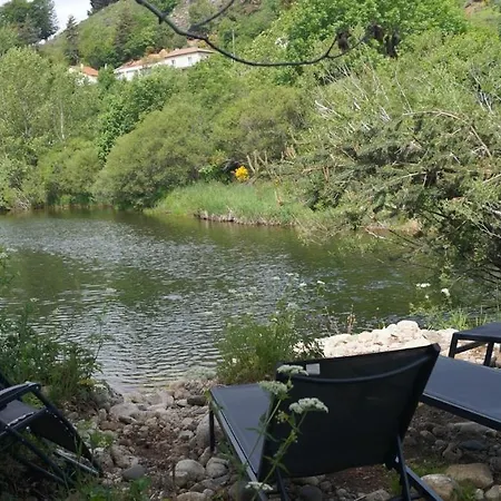 Gite en Ardèche en face de la rivière Usclades-et-Rieutord Extérieur photo