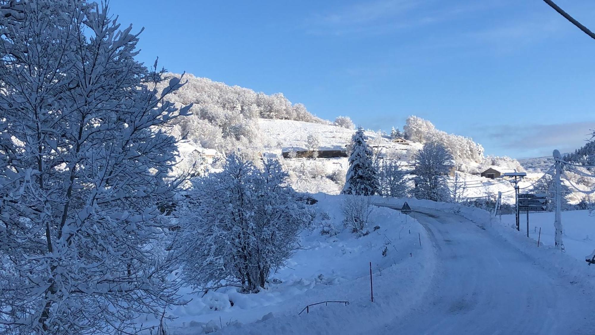 En Ardèche En Face De La Rivière Hébergement de vacances